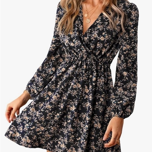 Long Sleeve Floral Dress - NWT - Picture 4 of 5